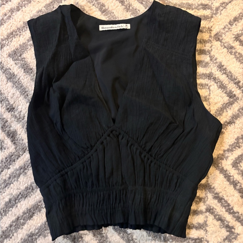 Abercrombie Crinkle Textured Plunge Set Top